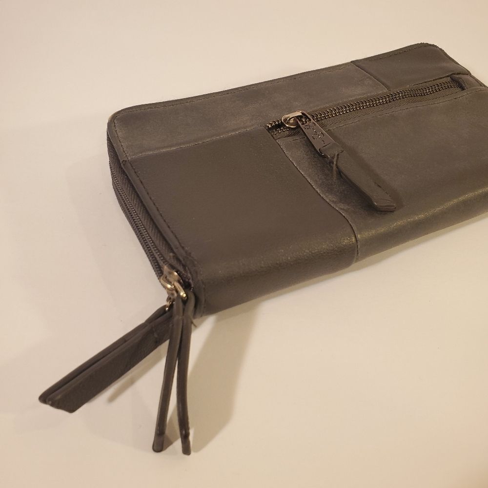 Jessica Simpson wallet - Picture 7 of 14